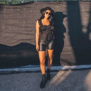 Meet your Posher, Vanessa